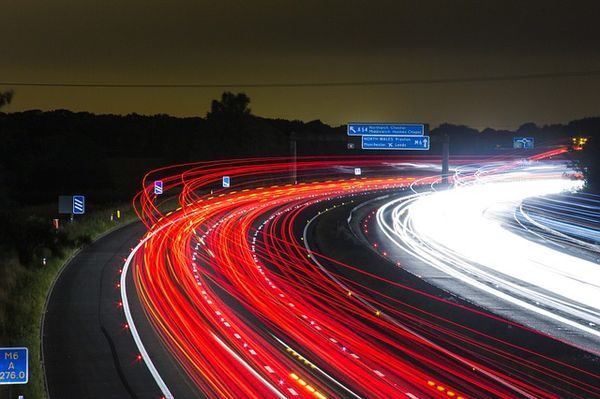 Langzeitbelichtung Verkehr, Autobahn, Beleuchtung
