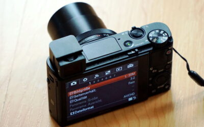 Sony RX100 III elektronischer Sucher ausgeklappt