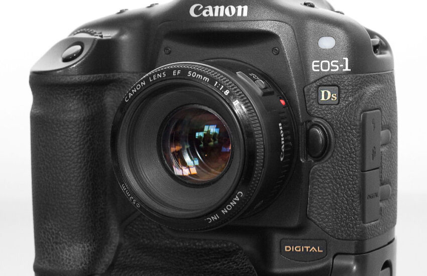 Vollformat-DSLR Canon EOS 1DsmitEF-50mm