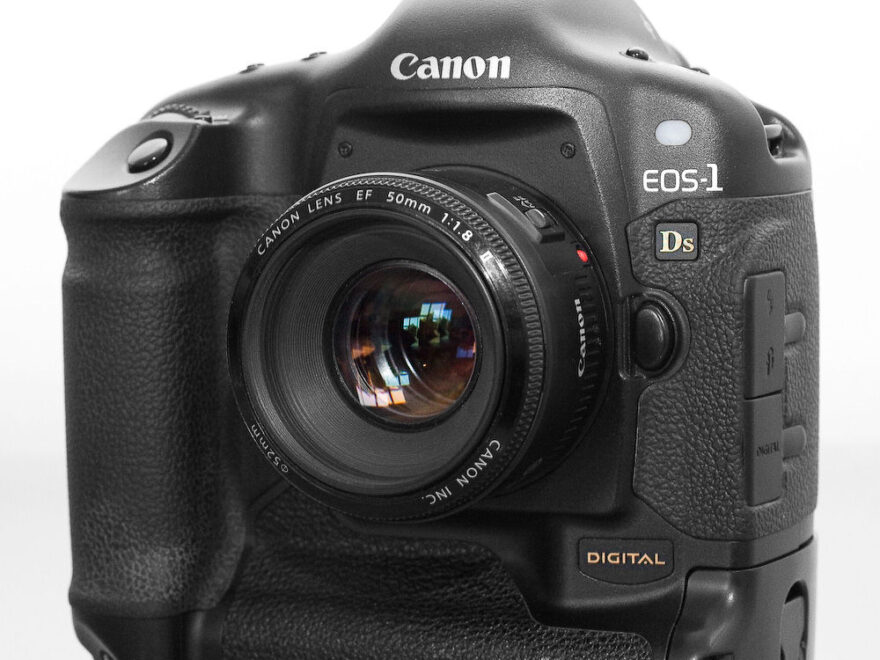 Vollformat-DSLR Canon EOS 1DsmitEF-50mm