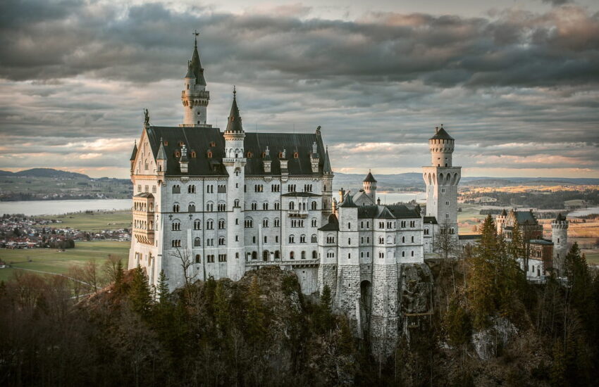 Sehenswürdigkeiten fotografieren: Schloss Neuschwanstein im Abendlicht