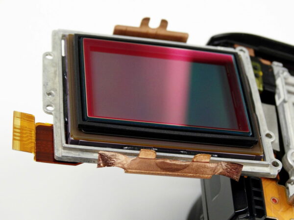 Bildsensor einer Sony RX1 ausgebaut