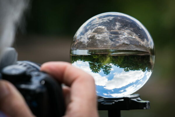 durch die Glaskugel fotografieren