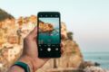 Smartphone gegen Kamera