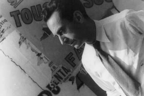 Man Ray in Paris im Jahr 1934 – frühes Porträt des surrealistischen Fotografen und Künstlers