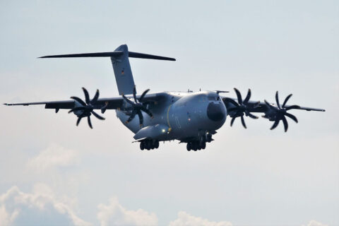 planespotting a400m Airbus A400M beim Anflug, fotografiert beim Air Defender 2023