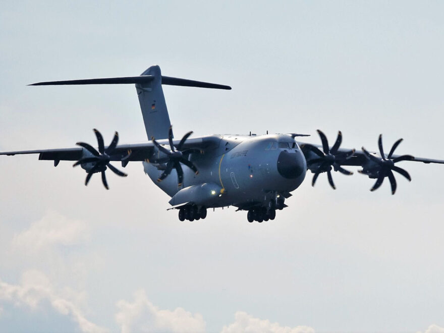 Airbus A400M beim Anflug, fotografiert beim Air Defender 2023